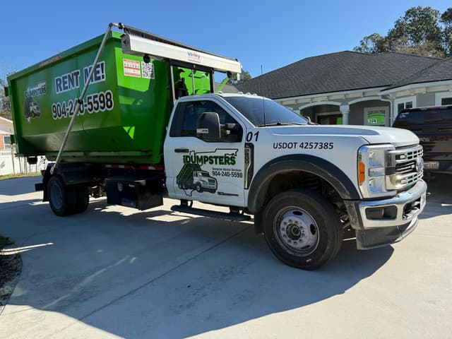 20 yard roll-off dumpster 14 feet long 7.5 feet wide 5.8 feet high